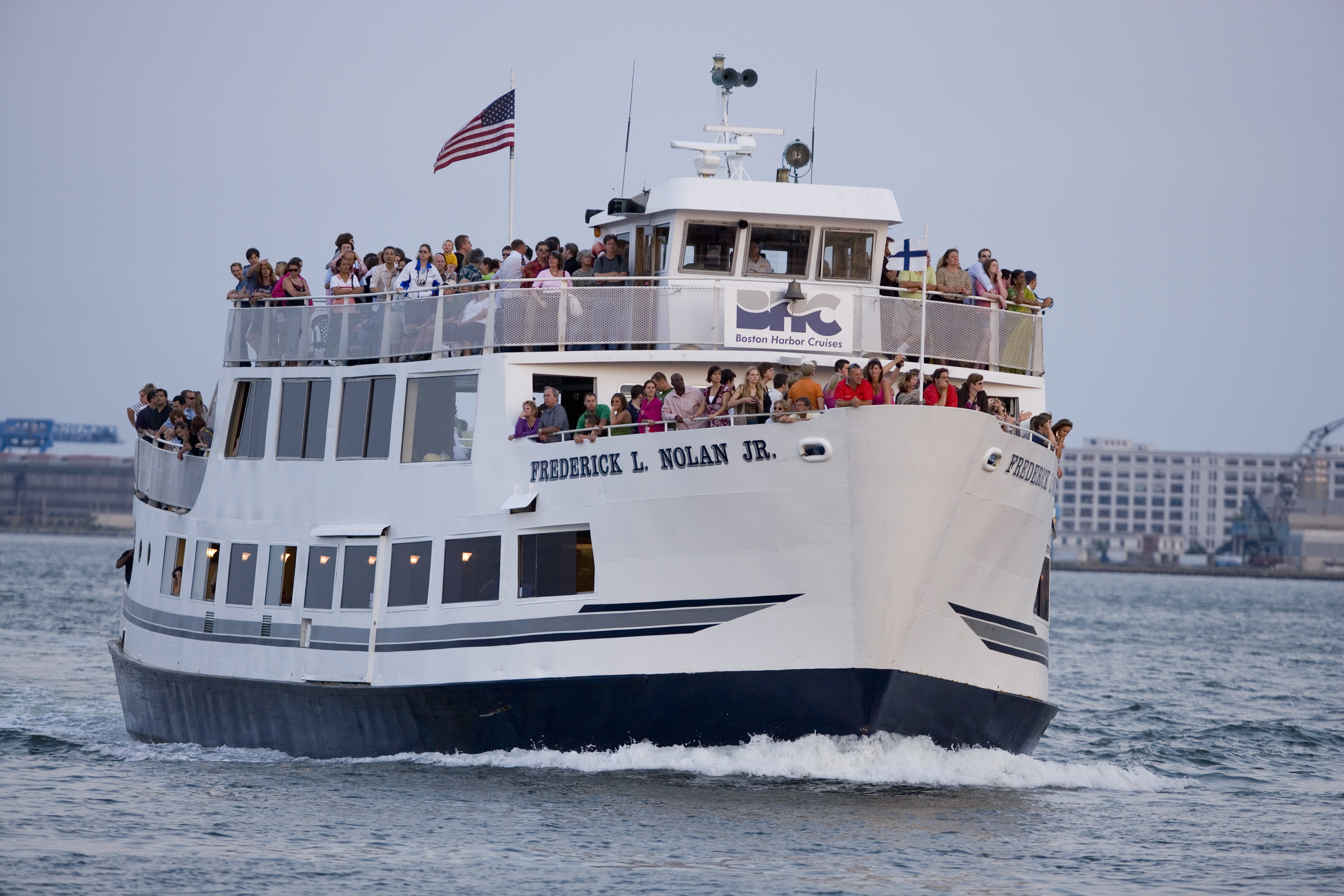 https://res.cloudinary.com/see-sight-tours/image/upload/v1581436282/boston-harbor-cruise-boat.jpg