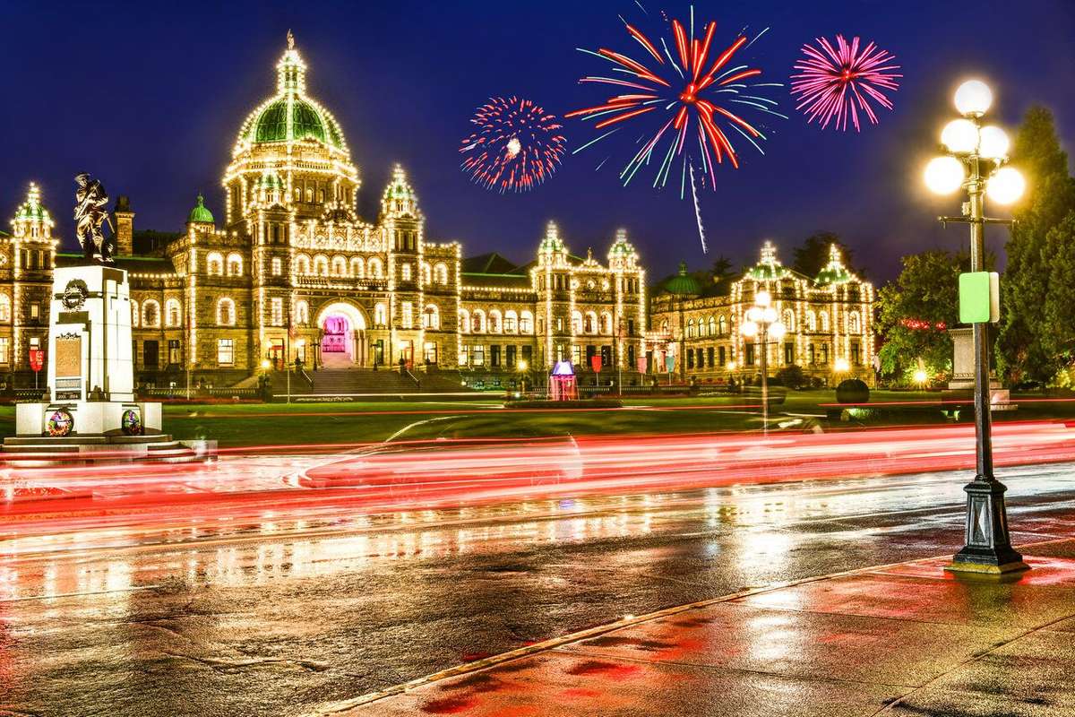 Scenic Victoria Small Group Night Tour W/ Boat & Butchart Gardens image 1
