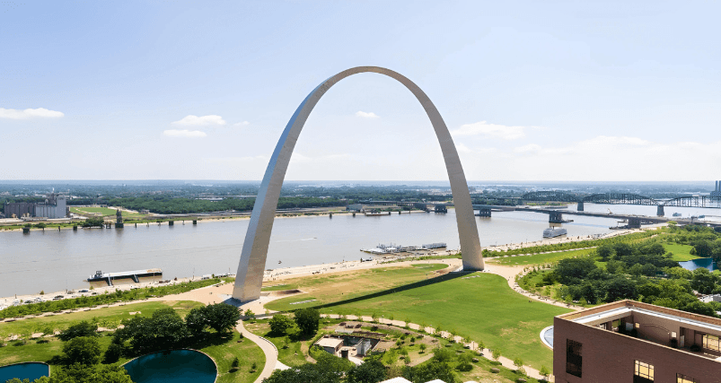  St. Louis Arch