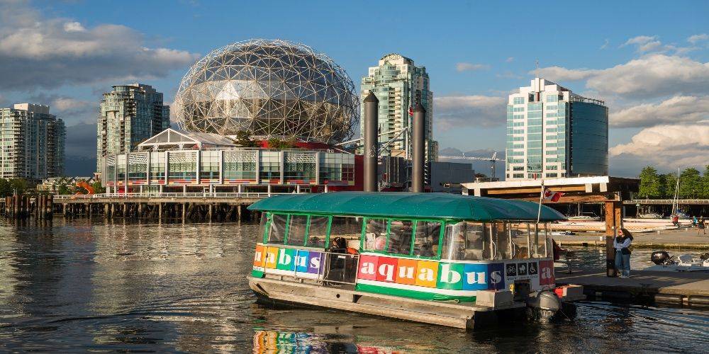 https://res.cloudinary.com/see-sight-tours/image/upload/v1673446188/strapi/6_Aquabus_fcf4318e64.jpg