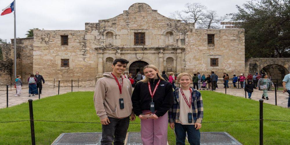 https://res.cloudinary.com/see-sight-tours/image/upload/v1679496163/strapi/2_Alamo_271085c532.jpg