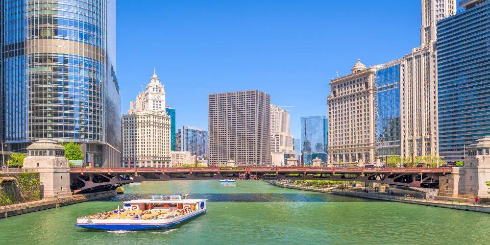 https://res.cloudinary.com/see-sight-tours/image/upload/v1679592200/strapi/8_Cruise_6ebcdd8f1e.jpg