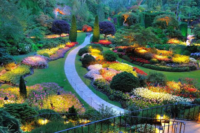 Scenic Victoria Small Group Night Tour W/ Boat & Butchart Gardens image 2