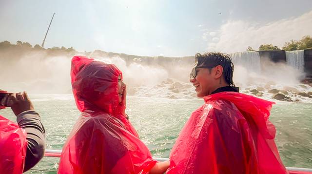 Epic Full Day Tour of Niagara Falls USA/Canada + Lunch image 3