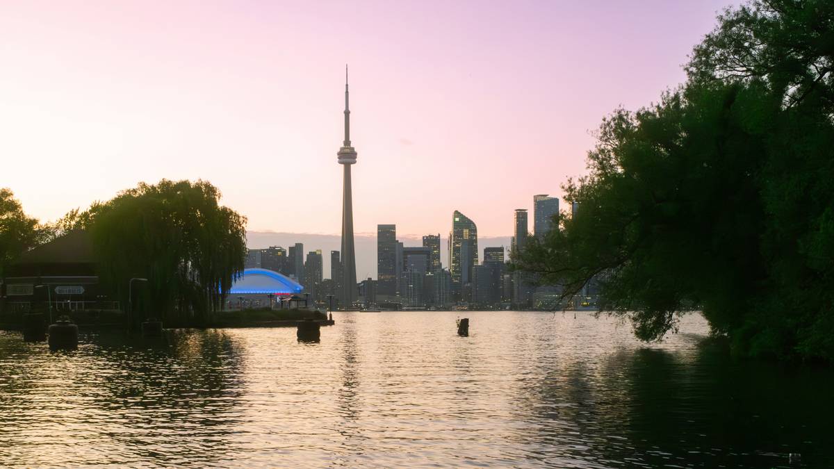 Scenic Toronto Night Tour (with Boat Ride) image 4