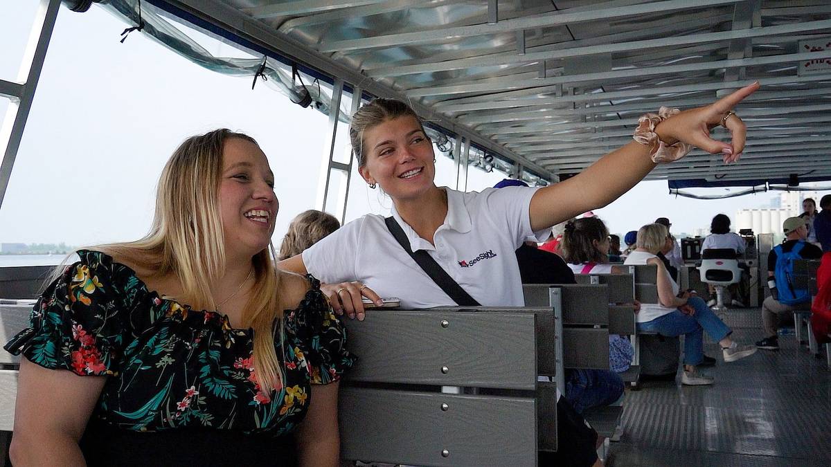 Tourist with SeeSight Guide enjoying Toronto Tour With Boat Cruise.jpg