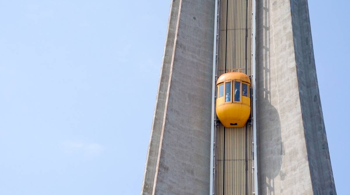 Skylon tower elevator. 
