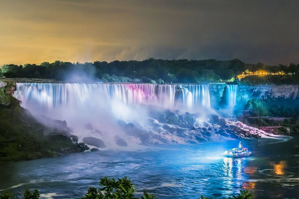 Night on Niagara with Fireworks Cruise image 5