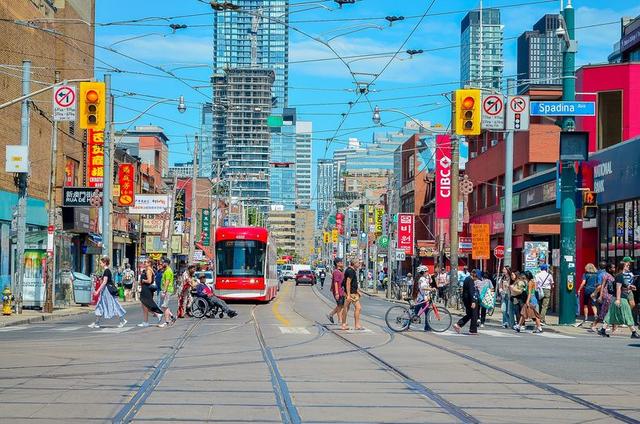Best Areas to Stay in Toronto for Tourists - See Sight Tours