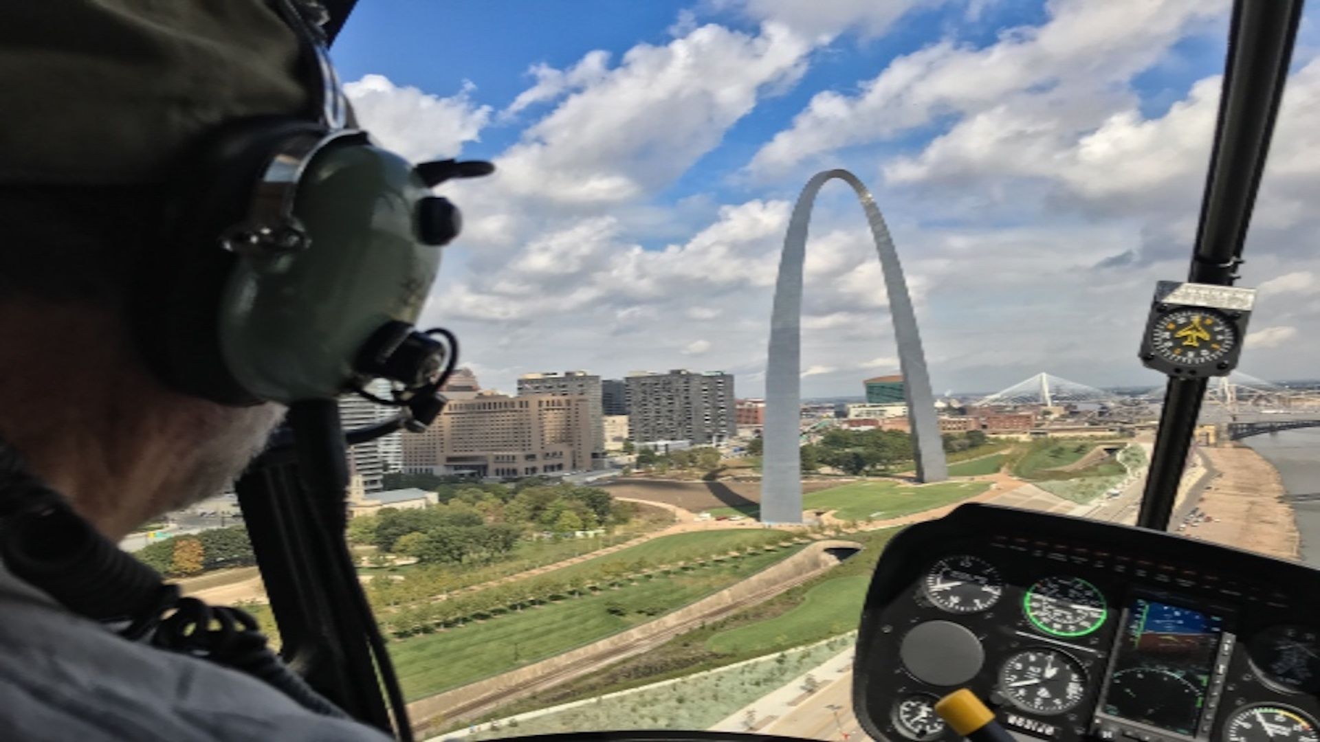 Best of St. Louis Small Group Tour W/ St. Louis Arch and River Cruise + Heli image 1