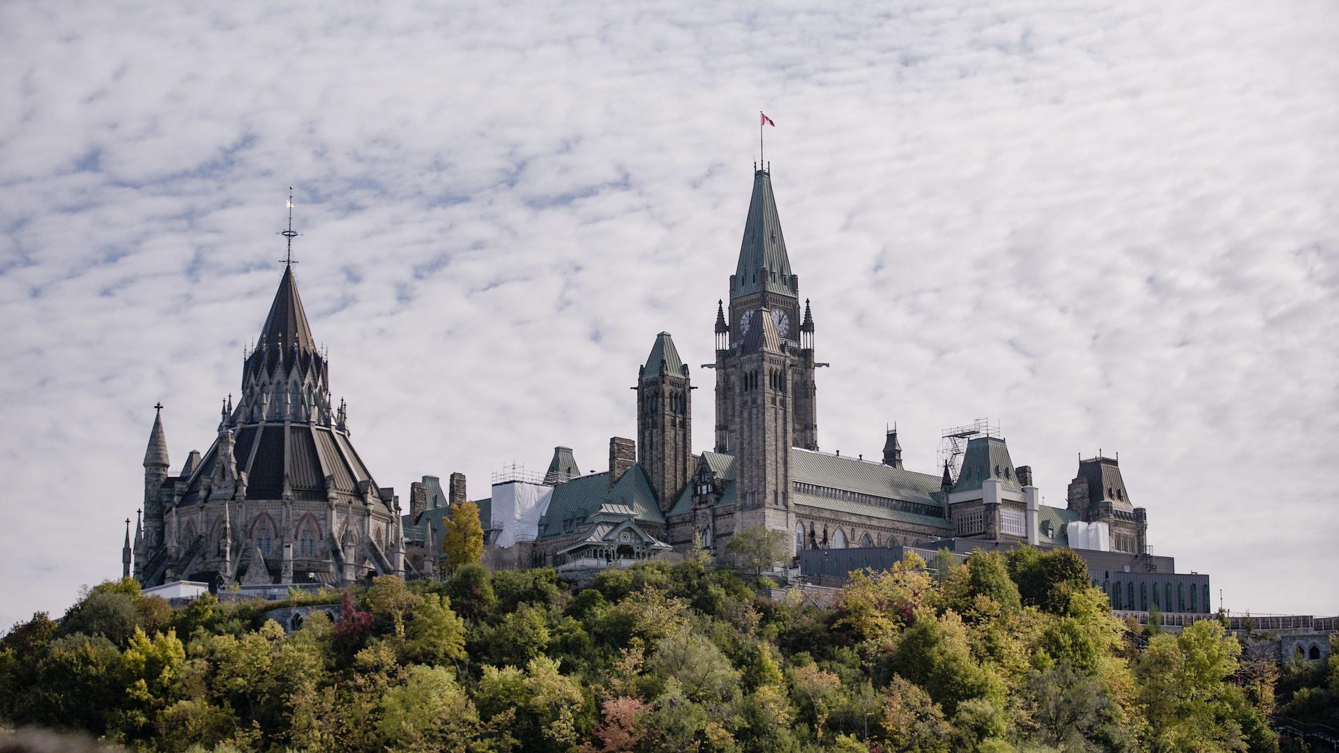 Top of Ottawa Parliament Buildings.jpg