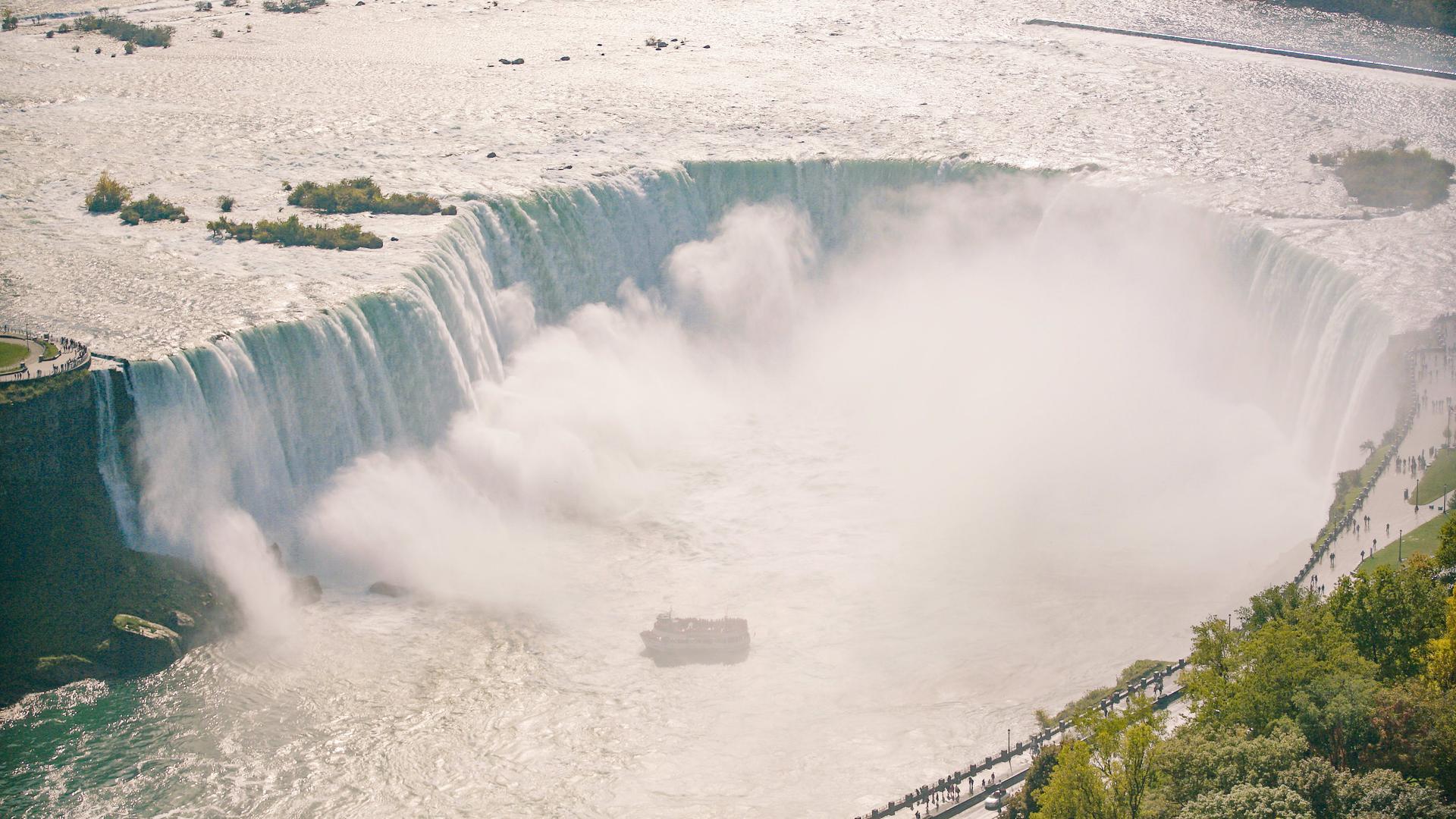 Maid of the mist under the falls Niagara Falls.jpg