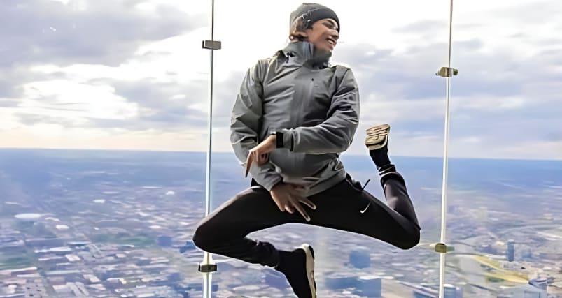 Skydeck Chicago and The Ledge photo 1