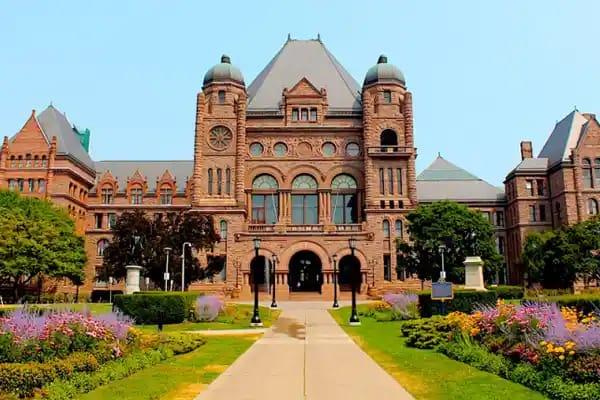 Royal Ontario Museum.jpg