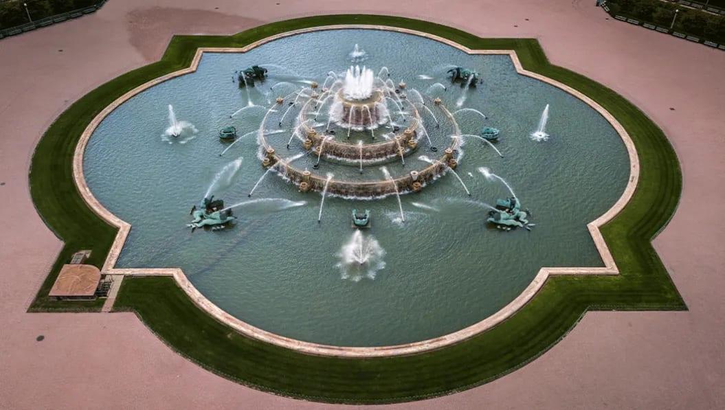 Buckingham-Fountain-Chicago (1).jpg