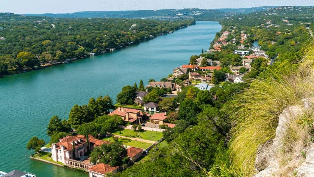 Mount-Bonnell-Austin1.jpg