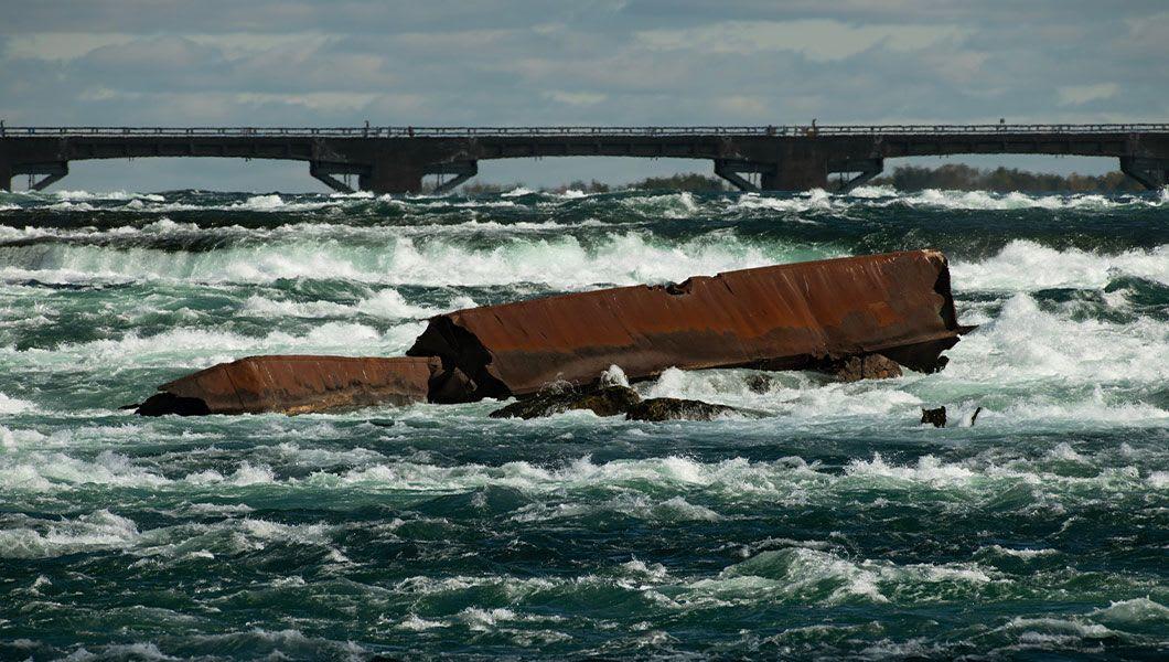 Old-Scow-Niagara.jpg