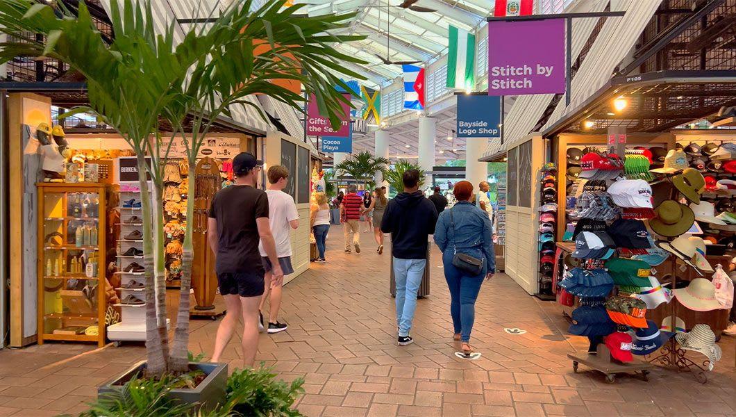 Enjoying-the-evening-at-Bayside-Marketplace-Miami.jpg
