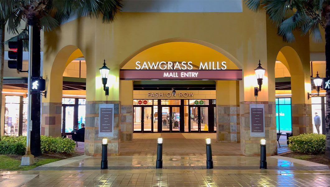 Sawgrass-Mills-Outlet-Center-in-Fort-Lauderdale.jpg