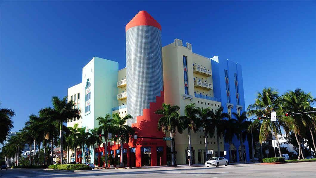Art-deco-stores-on-Ocean-Drive-South-Beach,-Miami,-Florida,-USA.jpg