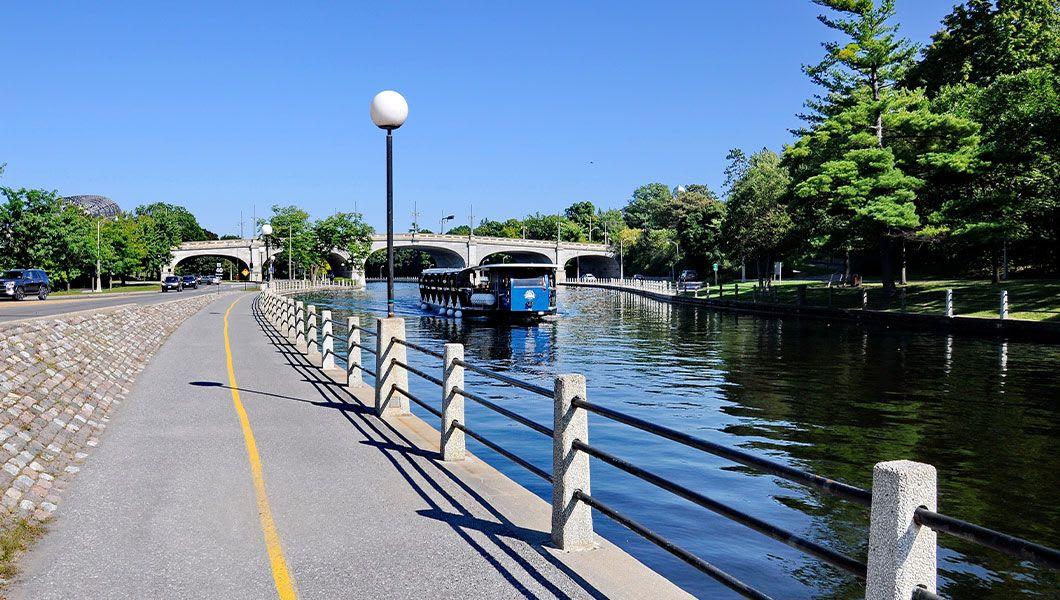 Ottawa-Rideau-Canal-Cruise.jpg