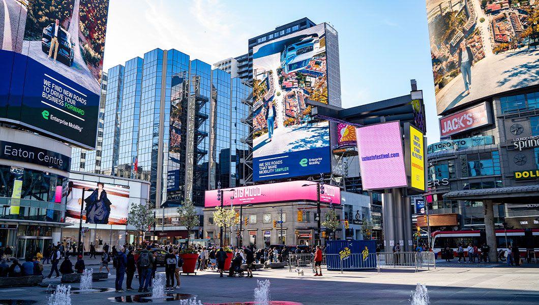 Dundas-Square-Tour.jpg
