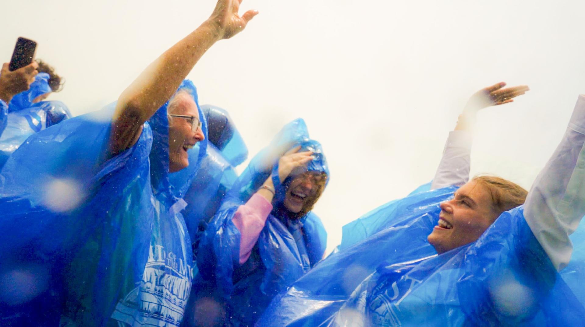 Niagara Falls USA Small Group Walking Tour with Maid of the Mist and Cave of the Winds