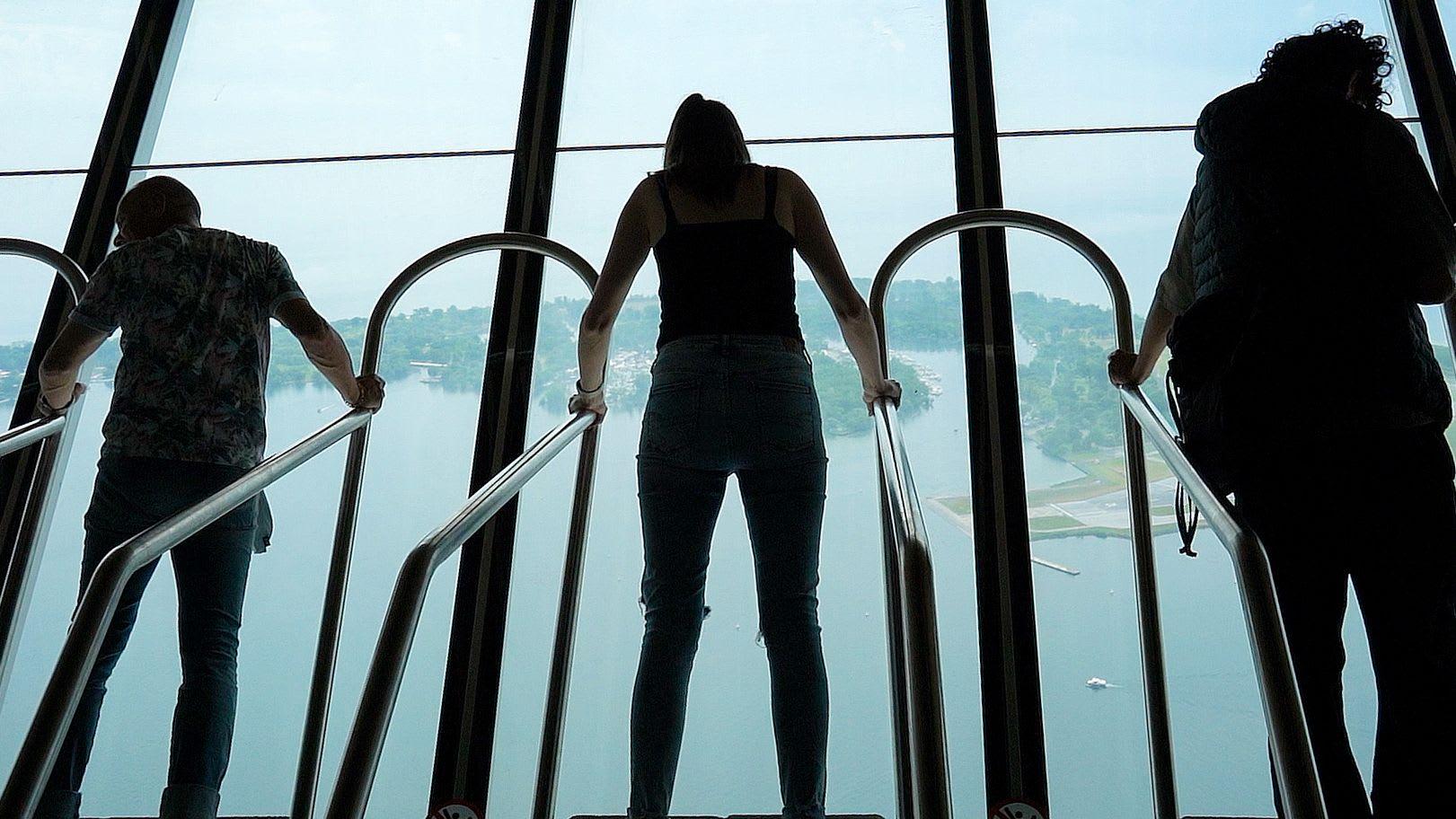 Best of Toronto Small Group Walking Tour with CN Tower