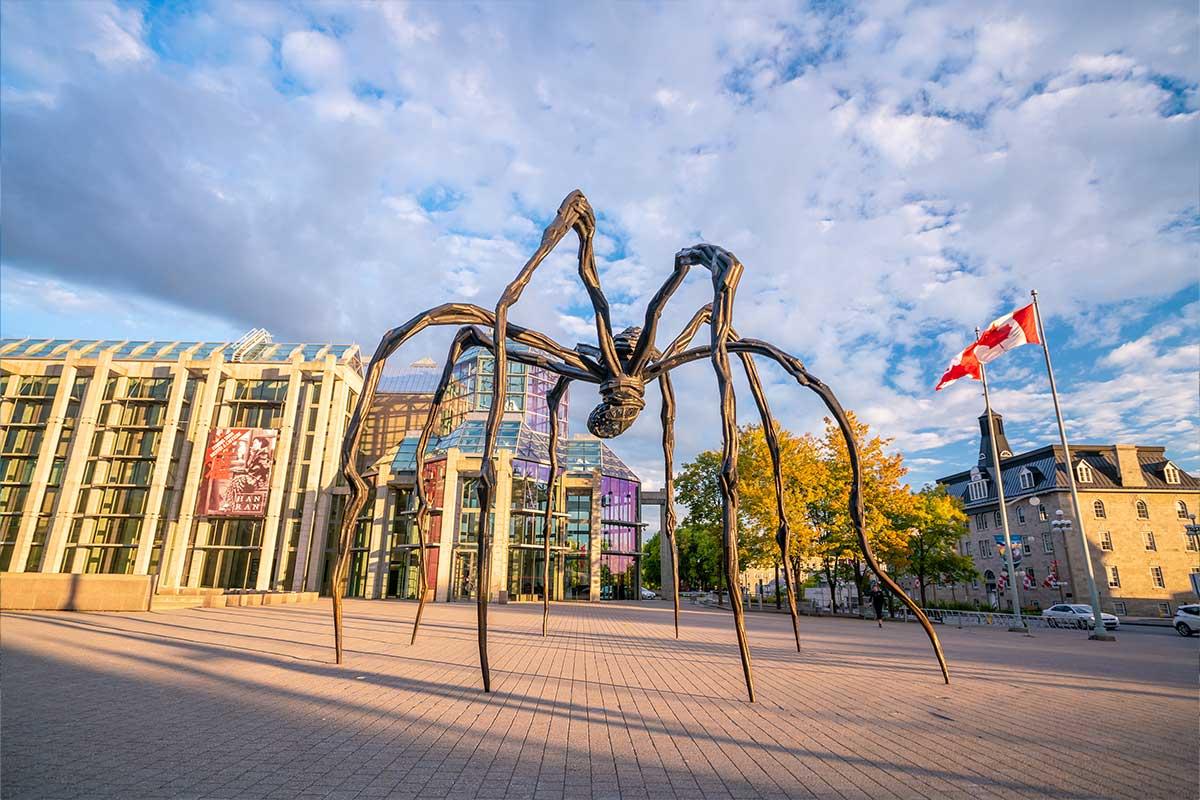 The Maman Statue Foto 5