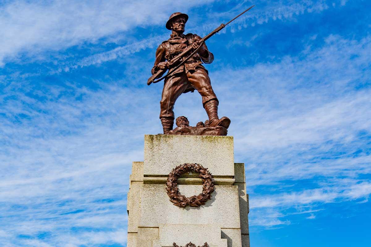 Statue of Government House Victoria .jpg
