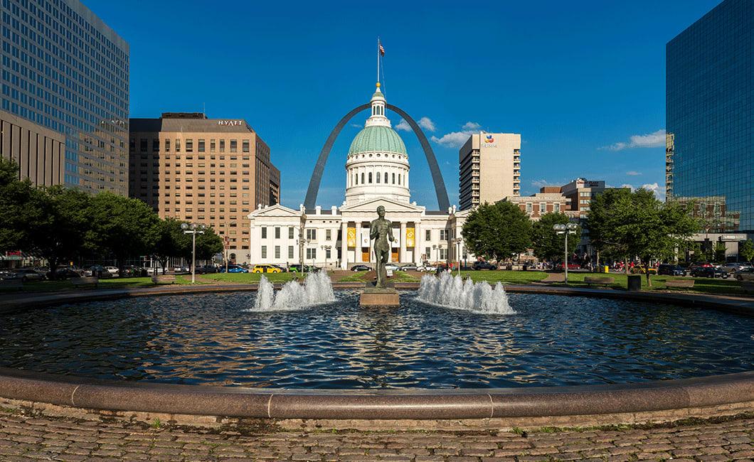 A Beautiful view Old Courthouse St Louis.jpg