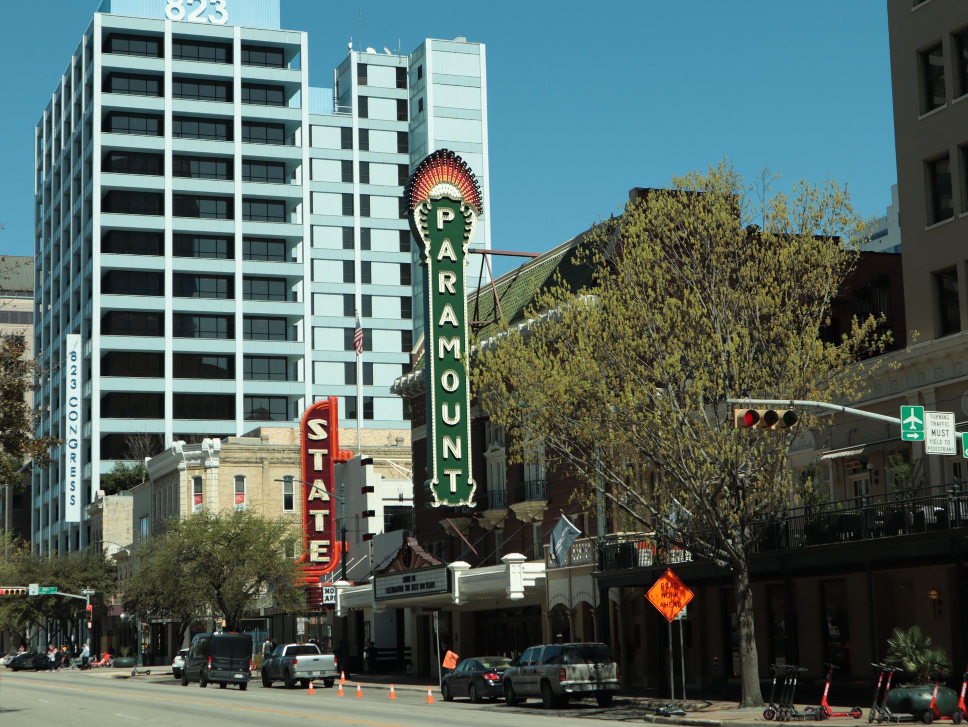 Photo 6 de South Congress Avenue