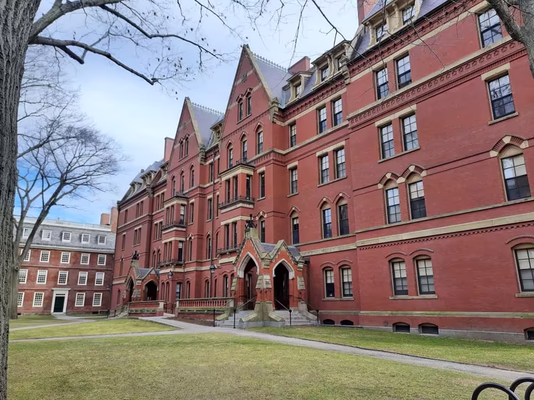 Harvard Halls & Grounds