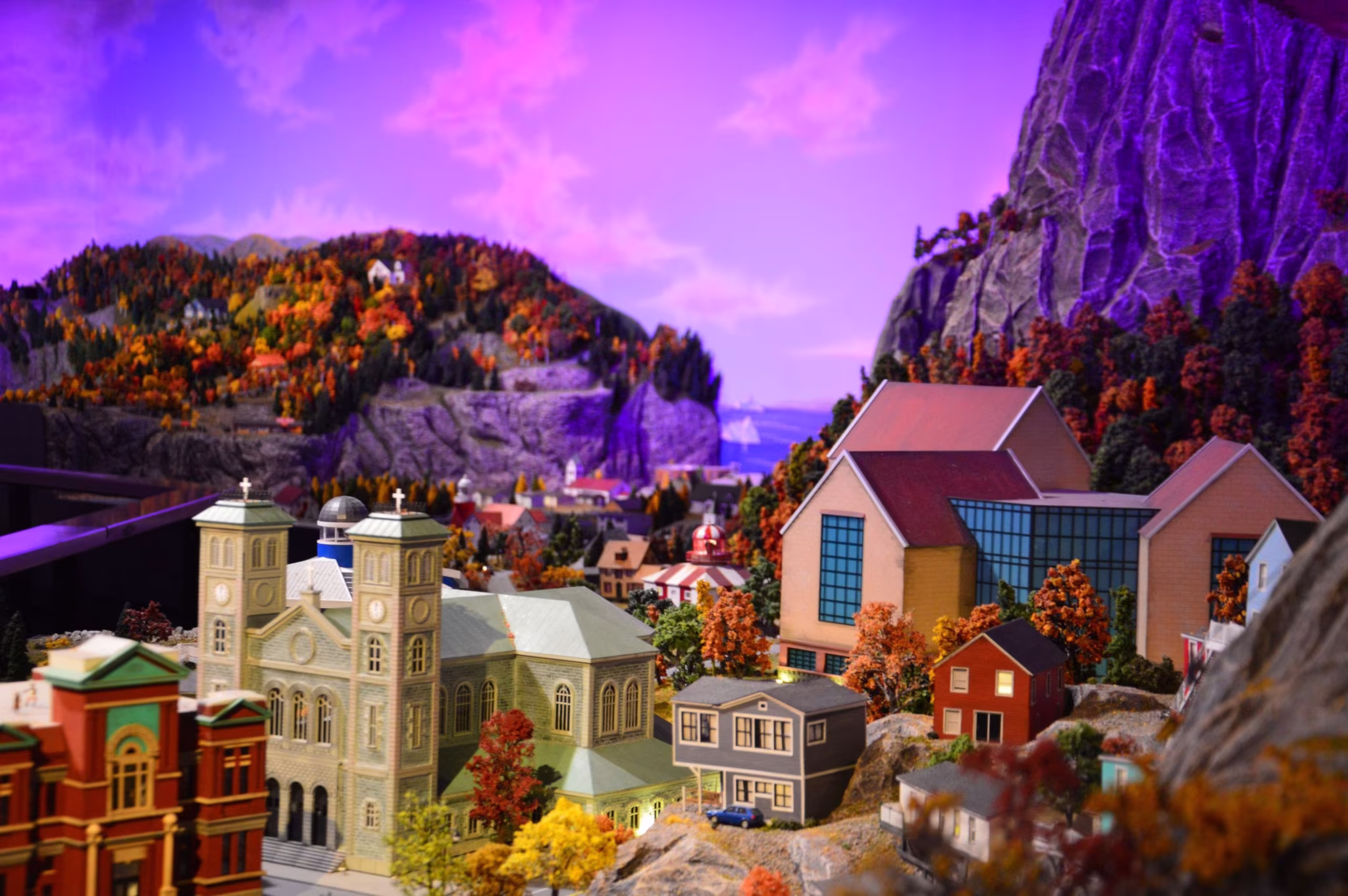 Best of Toronto Tour + Little Canada Discovery image 1