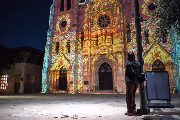 The-Alamo-san-antonio-at-night.jpg image 1