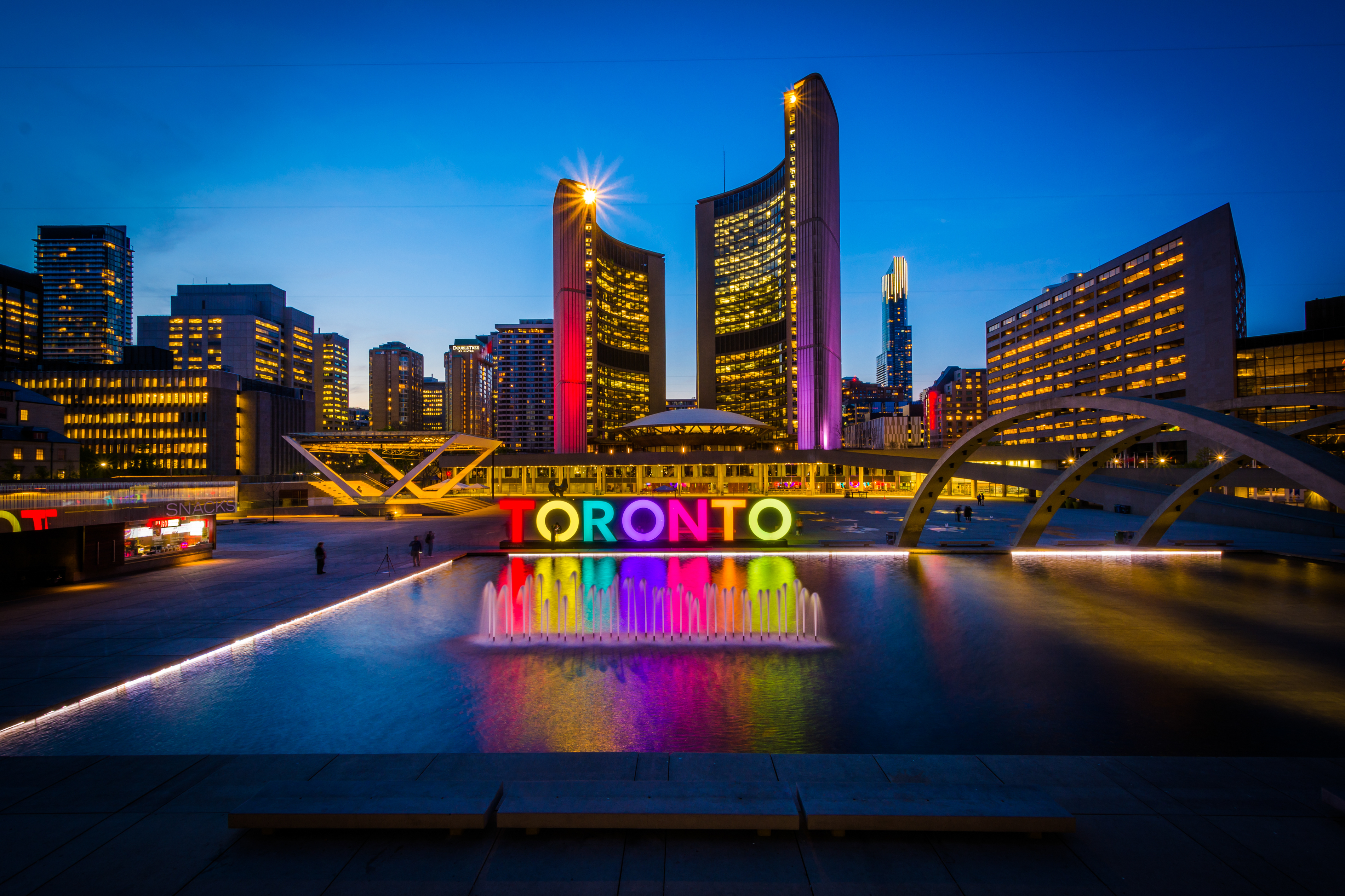 https://res.cloudinary.com/see-sight-tours/image/upload/v1581436476/nathan-phillips-square-night.jpg