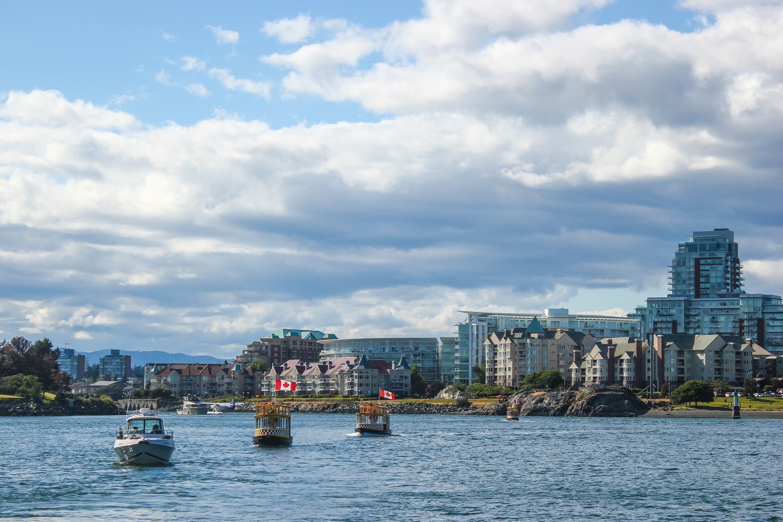 https://res.cloudinary.com/see-sight-tours/image/upload/v1581441874/Victoria-Harbour-Ferry.jpg