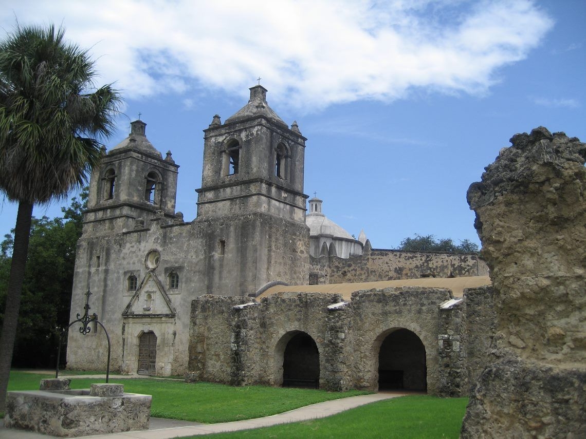 https://res.cloudinary.com/see-sight-tours/image/upload/v1635357257/strapi/San_Jose_Mission_credit_visitsanantonio_f27a2e6d19.jpg