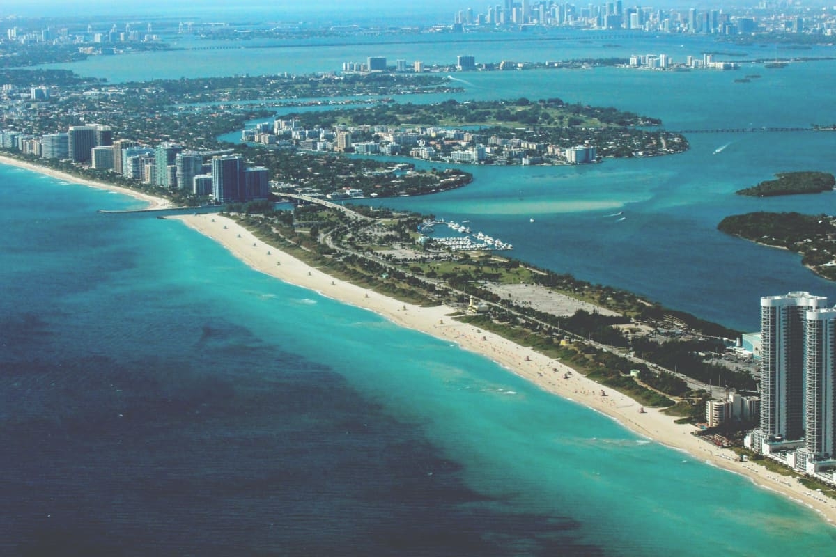 https://res.cloudinary.com/see-sight-tours/image/upload/v1643384420/strapi/Miami_Bay_aerial_unsplash_8115b653b8.jpg