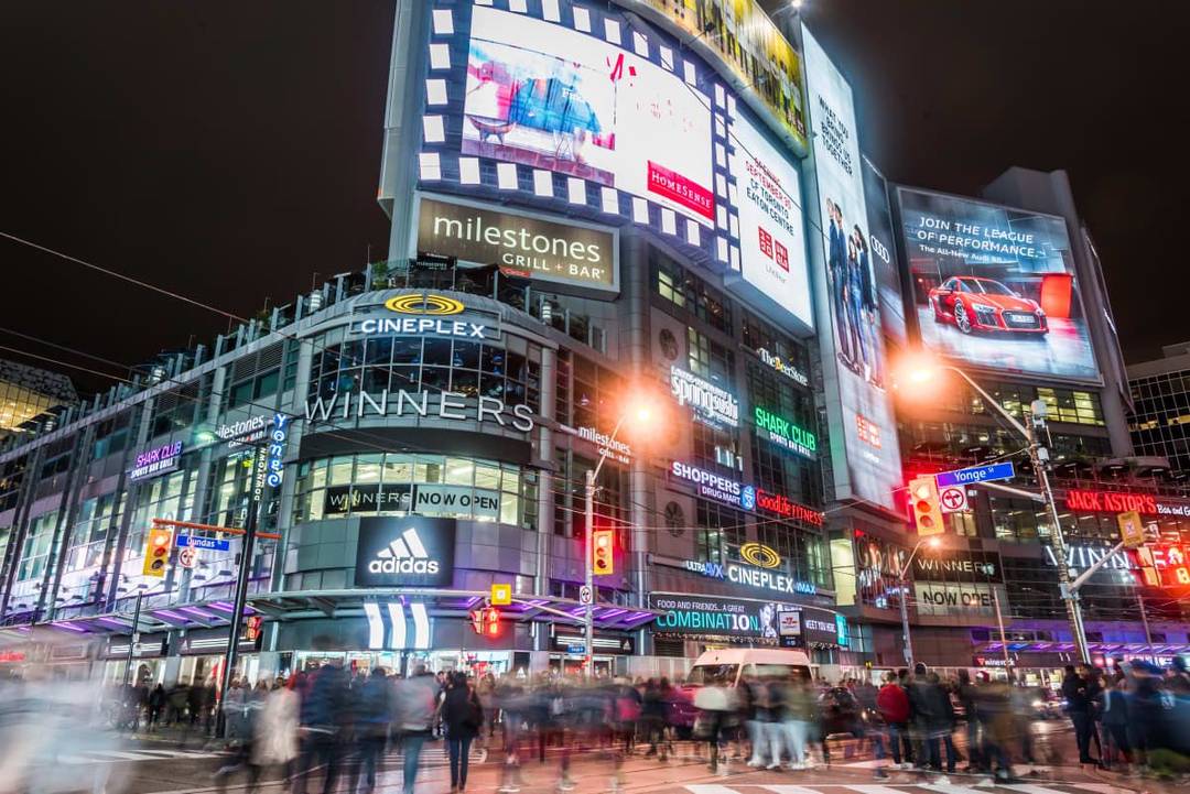 https://res.cloudinary.com/see-sight-tours/image/upload/v1645111904/strapi/Dundas_Square_Night_credit_Destination_Toronto_017c024558.jpg