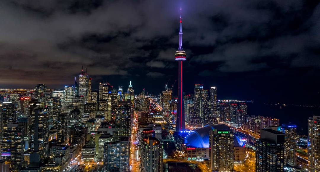 https://res.cloudinary.com/see-sight-tours/image/upload/v1645111904/strapi/Toronto_City_Night_Skyline_credit_Destination_Toronto_a90f31f1e3.jpg