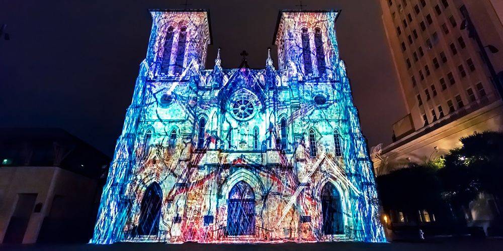 https://res.cloudinary.com/see-sight-tours/image/upload/v1672850452/strapi/6_light_show_4b4ea8869d.jpg