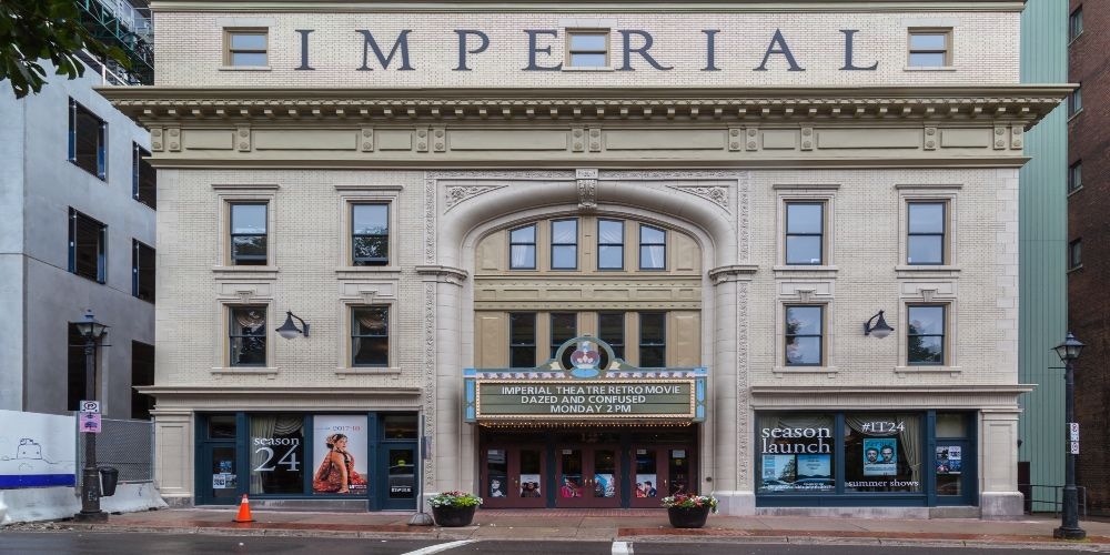 https://res.cloudinary.com/see-sight-tours/image/upload/v1677776788/strapi/7_Imperial_Theatre_a942817b87.jpg
