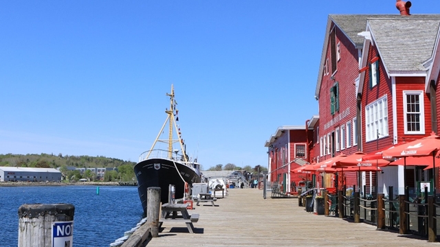 Lunenburg Express From Halifax With Lobster Lunch