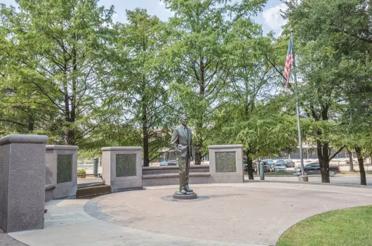 George-Bush-Monument-Houston.jpg
