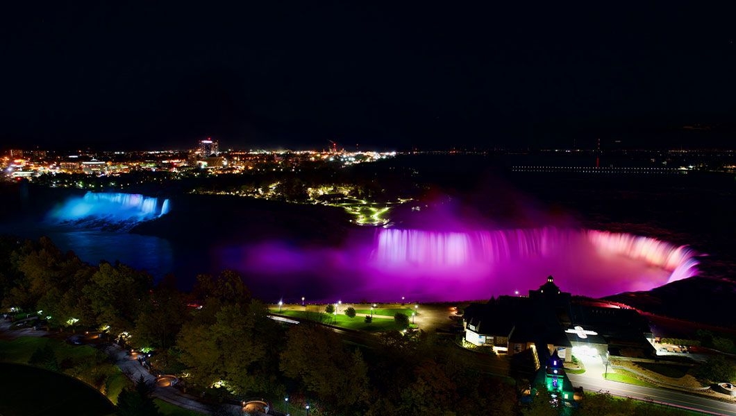 https://res.cloudinary.com/see-sight-tours/image/upload/v1744808685/strapi/Winter_Festival_of_Lights_Niagara_Falls_59d232de5c.jpg