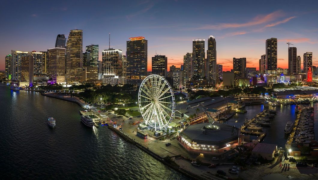 https://res.cloudinary.com/see-sight-tours/image/upload/v1744952208/strapi/Skyviews_Miami_Observation_Wheel_at_Bayside_Marketplace_with_reflections_in_Biscayne_Bay_and_urban_landscape_at_night_1d559b9b7f.jpg