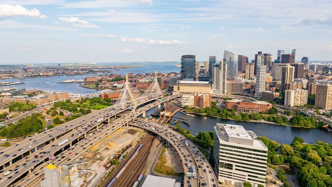 https://res.cloudinary.com/see-sight-tours/image/upload/v1744977636/strapi/Skyline_View_Boston_20bf51cba5.jpg