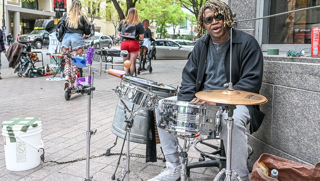 https://res.cloudinary.com/see-sight-tours/image/upload/v1745392588/strapi/The_Red_River_Cultural_District_Austin_US_8dbd6221b9.jpg
