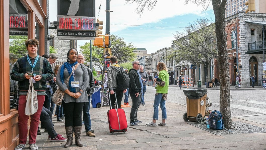 https://res.cloudinary.com/see-sight-tours/image/upload/v1745392588/strapi/The_Red_River_Cultural_District_Austin_e80d99888c.jpg